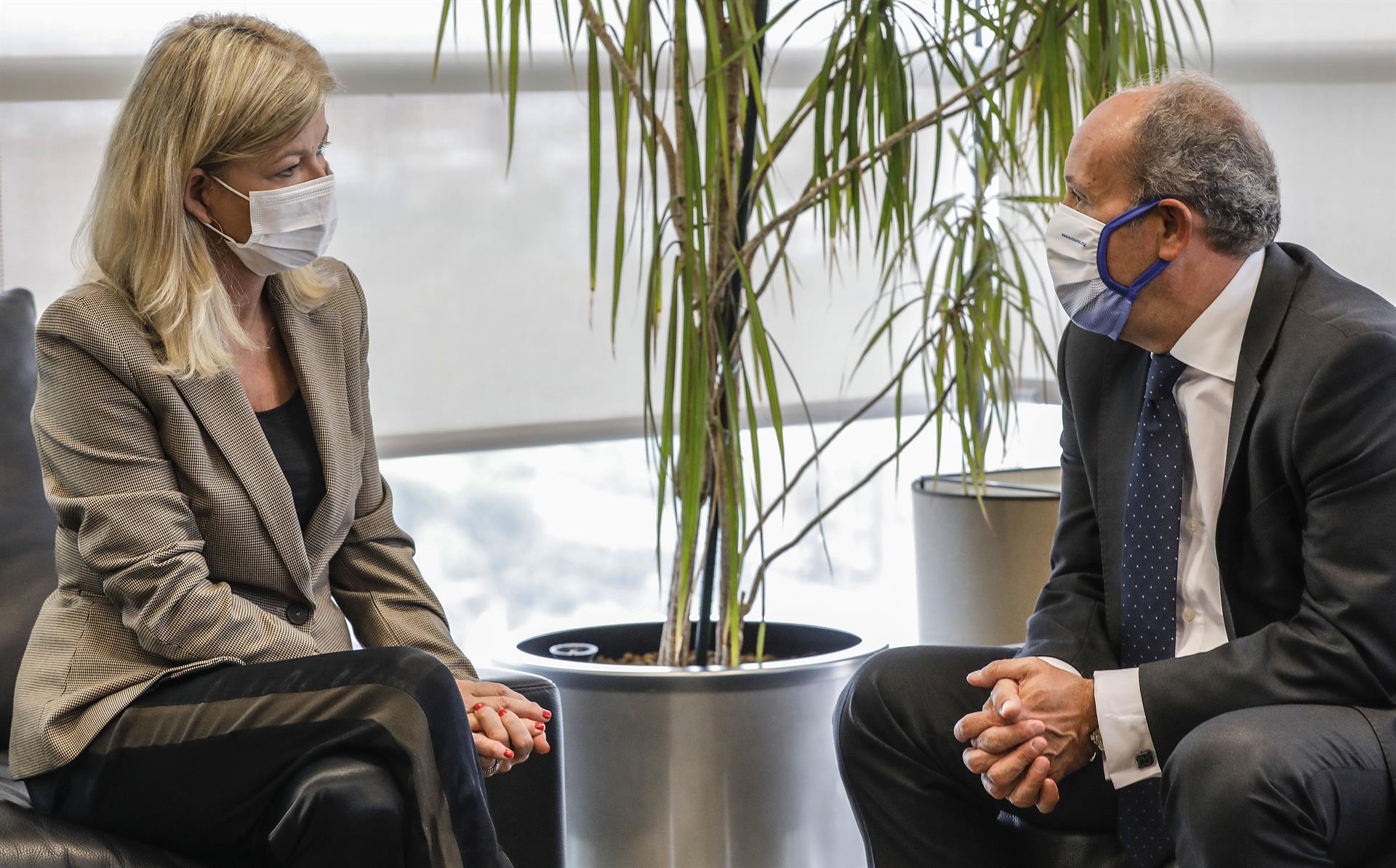 Bravo pide al ministro de Justicia la creación de 10 nuevos órganos judiciales en la Comunitat en 2021