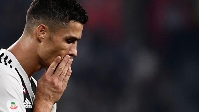 Cristiano Ronaldo viaja a Turín en un avión ambulancia tras dar positivo en covid-19