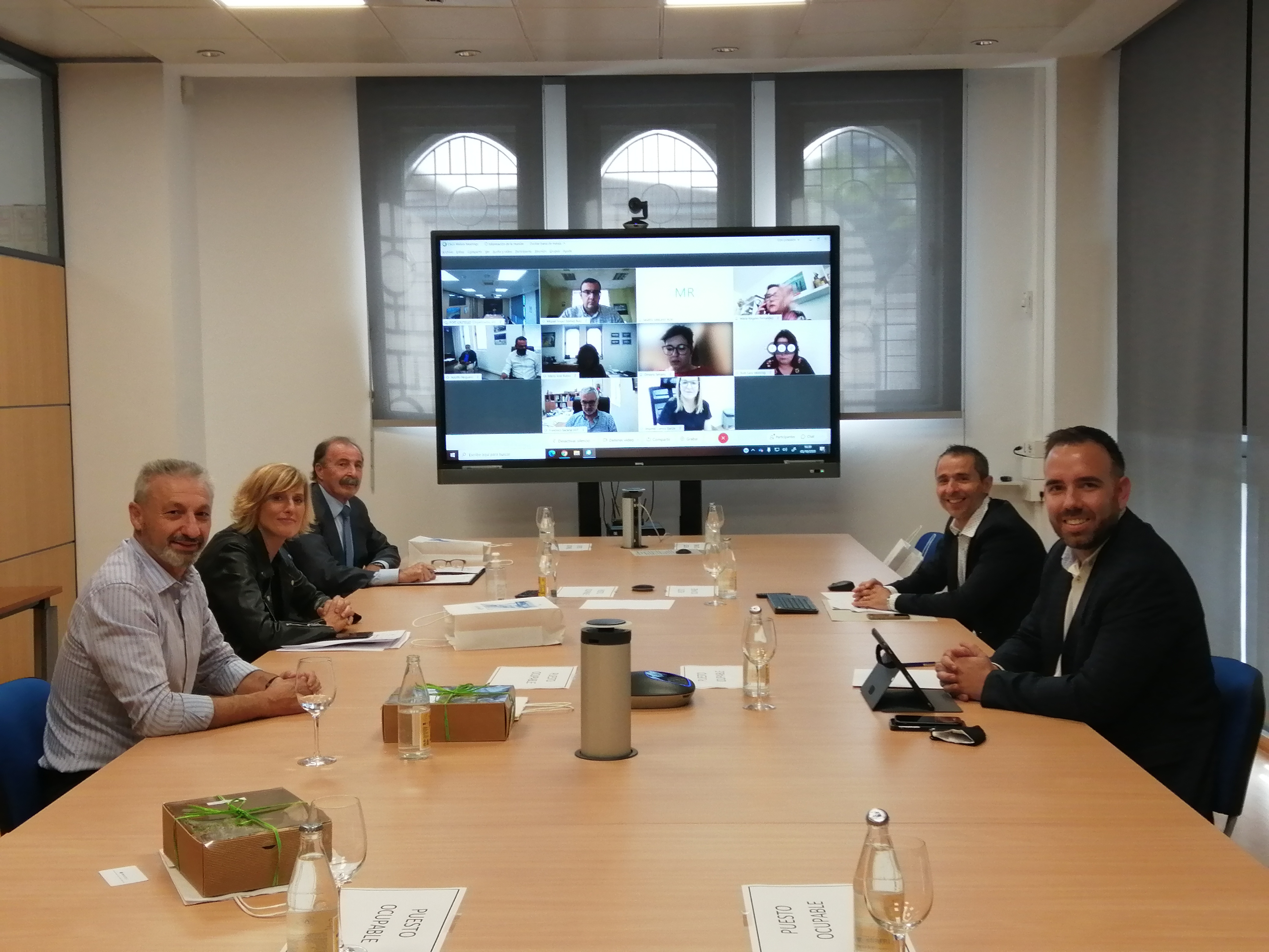 Reunión del jurado de los Premios Faro. - 