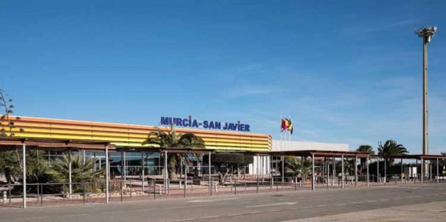 El aeropuerto de San Javier busca ser rentable como centro de formación, convenciones y museo: dejaría 5,4 millones al año