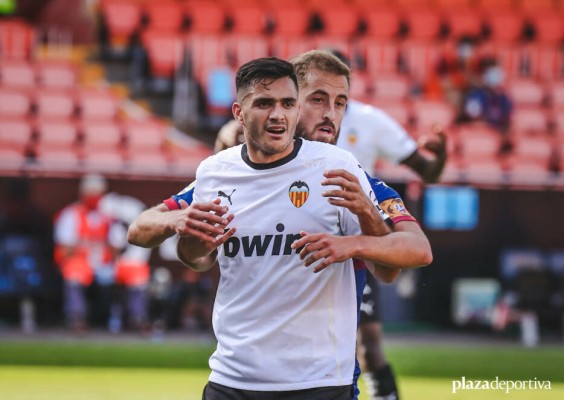 Maxi Gómez es el único titular de la plantilla del Valencia CF que no pierde valor