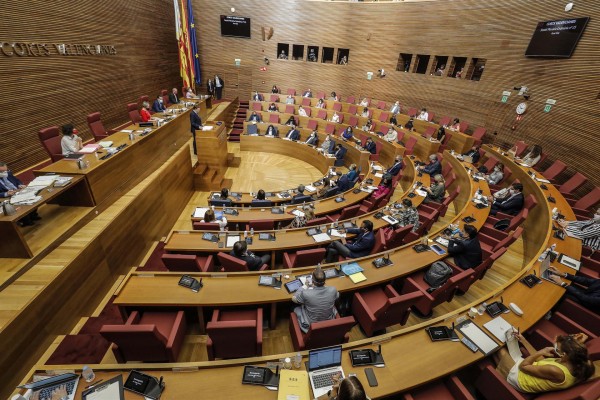 Les Corts cambiarán su reglamento 15 años después