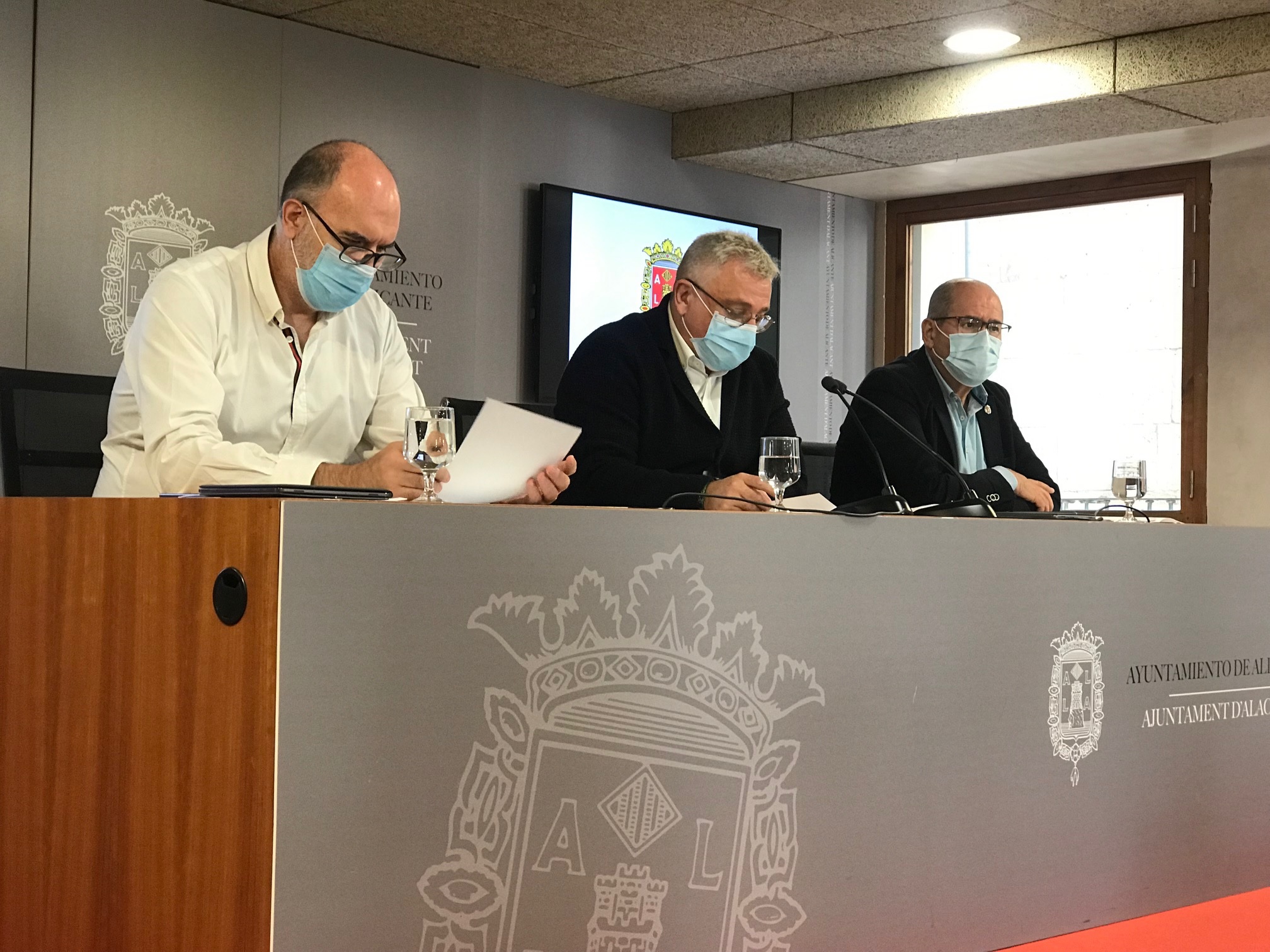 El bipartito de Alicante reactiva la norma frente a la mendicidad con multas de hasta 3.000 euros