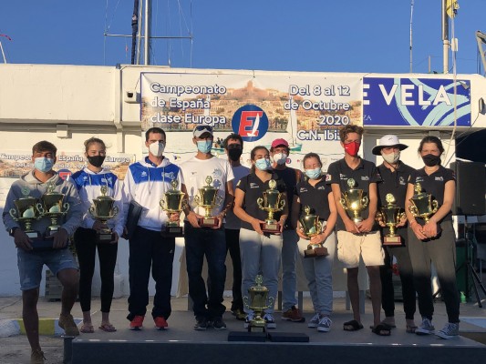Los torrevejenses Alejandro Pareja e Inés Alcañiz, nuevos campeones de España en la clase Europe
