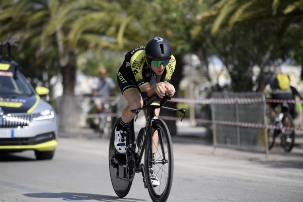 El Mitchelton-Scott y Kruijswijk dejan el Giro por coronavirus