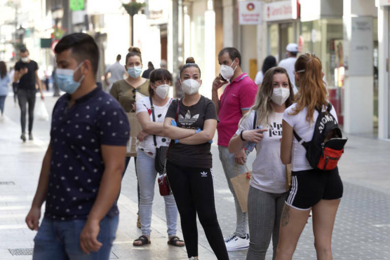 La provincia de Alicante se mantiene en los 200 contagios diarios, sin fallecidos y tres nuevos brotes 