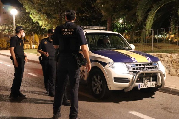 La Policía de Alicante cierra una discoteca esta madrugada y sanciona a tres locales por incumplir los horarios de cierre