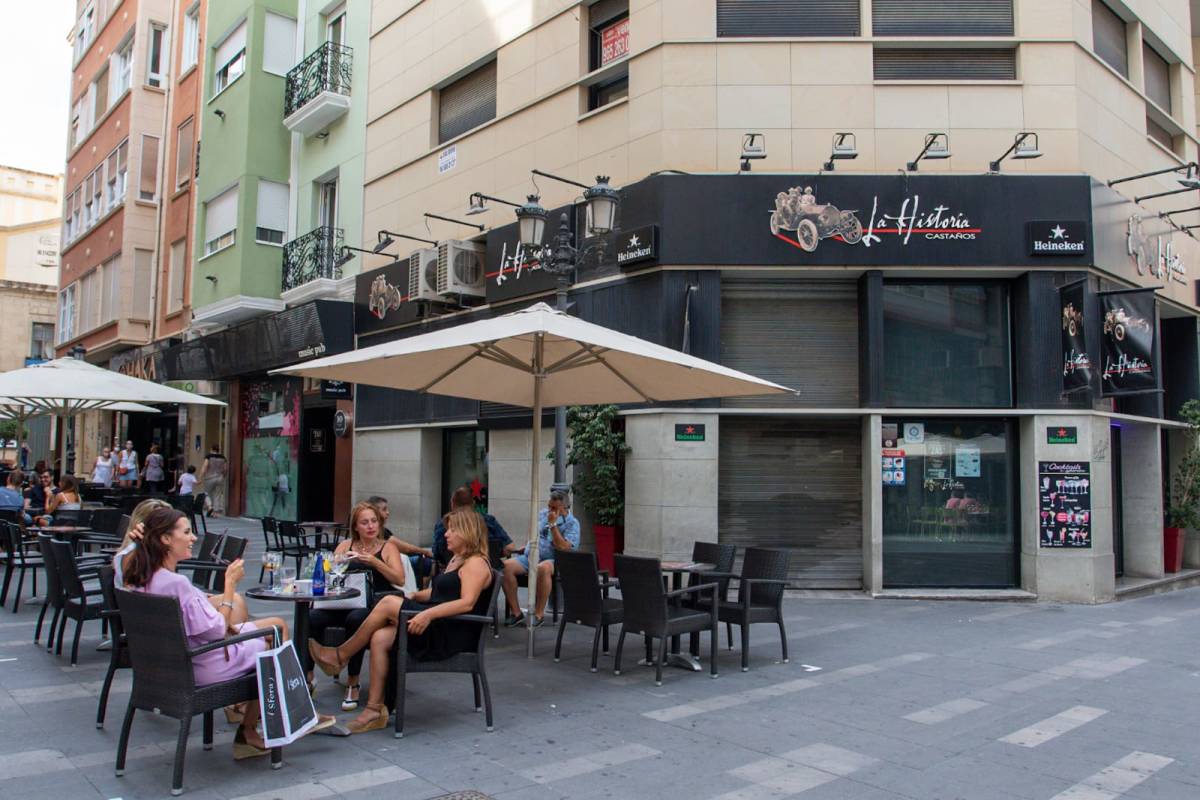 La justicia entra en juego en el conflicto abierto entre bares y arrendadores
