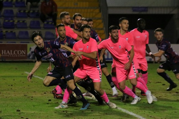 El Alcoyano vuelve a Segunda B con un proyecto totalmente renovado
