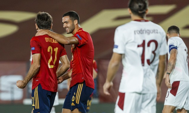 España gana 1-0 a Suiza y sostiene el liderato con un regalo de Xhaka