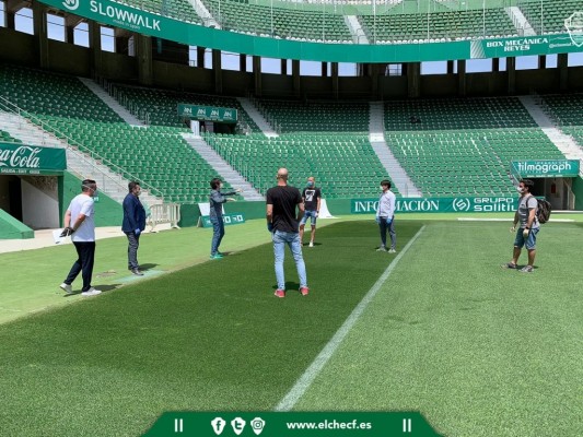 Almirón suspende la sesión en el Martínez Valero tras el brote de covid-19 y da descanso hasta el lunes