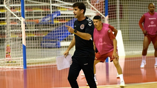 El Jimbee pretende reaccionar ante el Antequera tras su mal debut sin Juan Emilio, Bebe y Avellino