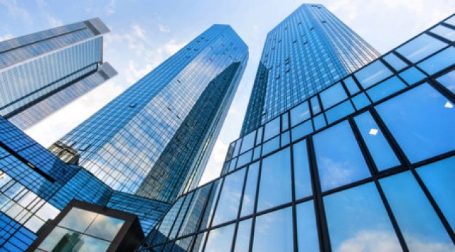 El salario en grandes empresas sube un 0,8% en agosto, pero el empleo cae un 5,3%