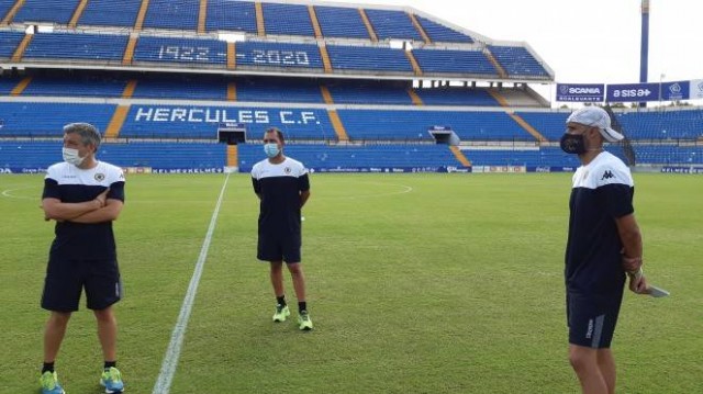Sanidad confina diez días al Hércules, que pide aplazar su debut en Alcoy
