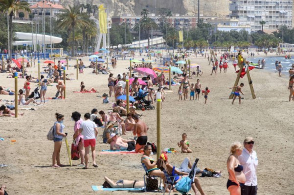 Alicante, décimo destino en aumento de turistas en agosto, según un estudio de rastreo de móviles