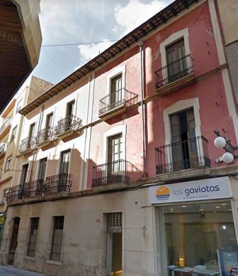 El Ayuntamiento de Elche concede la licencia de demolición parcial de los edificios de la Banca Peral