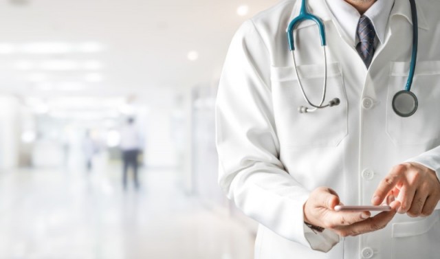Savia incorpora servicios médicos a domicilio que incluyen pruebas para la detección de covid 