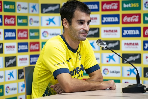 Trigueros considera que hay mucha competencia para jugar y eso beneficia al equipo