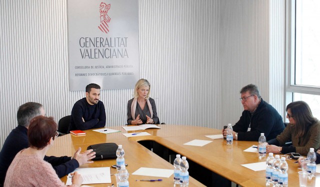 Sanitarios, docentes y administrativos: ¿a quiénes pedirá más valenciano el Consell?