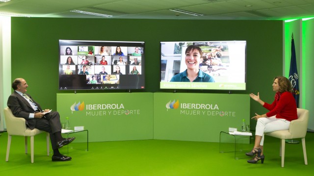 Galán confirma el apoyo incondicional a las deportistas en el regreso de las Ligas Iberdrola 

