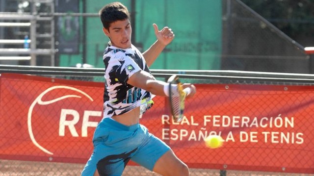 Alcaraz no cede y ya está en tercera ronda del ATP Nacional tras ganar al ilicitano Vilella