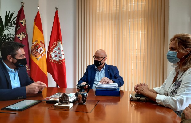 Alcantarilla mejora las prestaciones del polígono industrial con una inversión de 30.000 euros