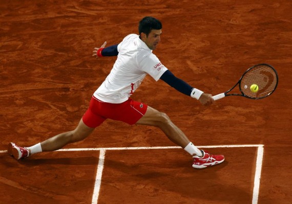 Djokovic vence a Carreño y accede a sus décimas semifinales en Roland Garros
