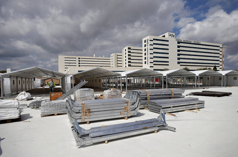 Necesitamos más infraestructuras sanitarias dotadas con suficiente equipo médico