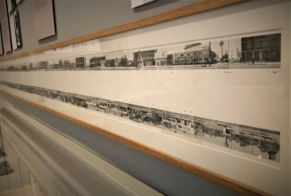 El MACA recupera al 'padre' de Google Maps: 'Every Building on the Sunset Strip', de Edward Ruscha