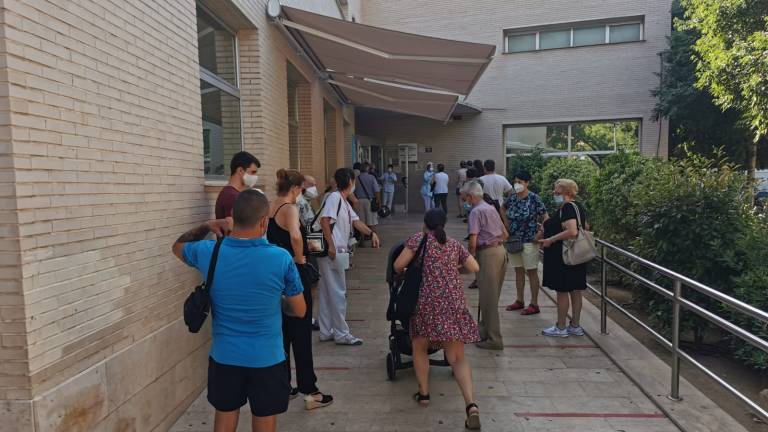 Los vecinos asignados al consultorio de Constitución reciben atención en el centro de Palleter - 