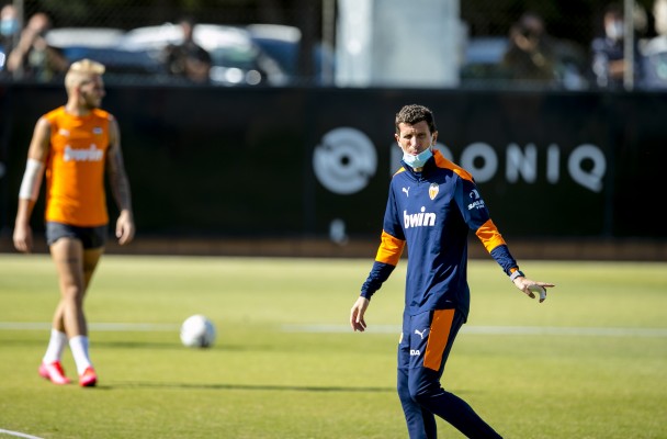 Javi Gracia llega a las oficinas del club para reunirse con Murthy