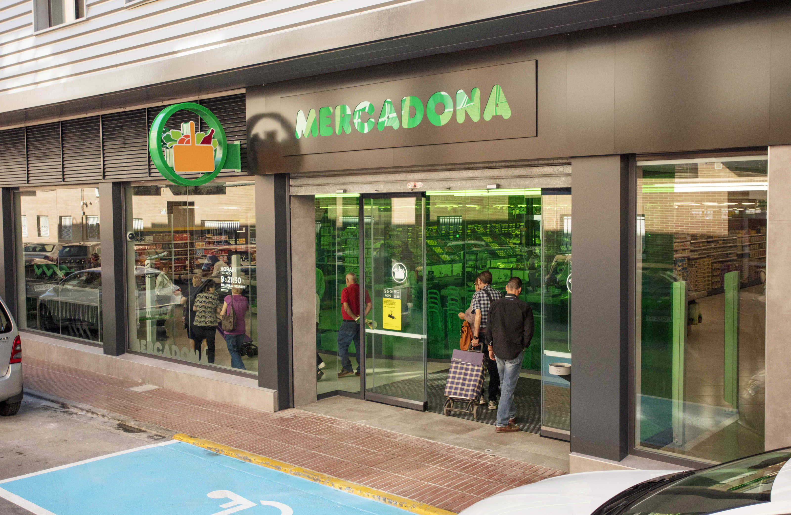 Mercadona inaugura su nuevo modelo de tienda eficiente en Alzira y Museros