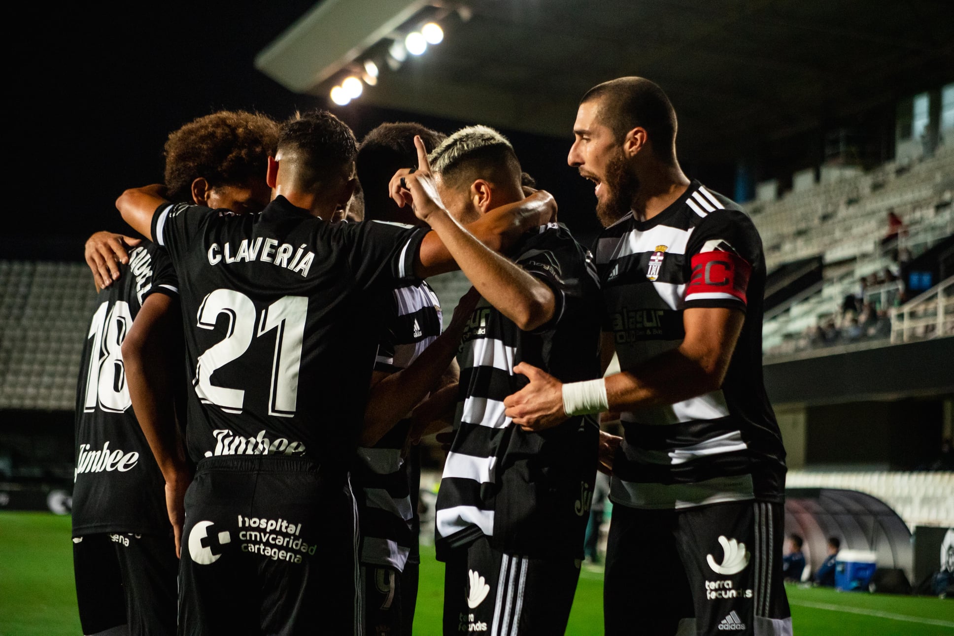 Los jugadores del Cartagena celebran el segundo gol ante el Lugo. Foto: FC Cartagena. - 