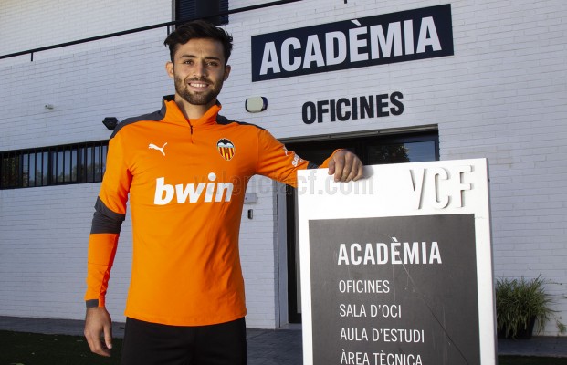 El Mestalla ficha al defensa argentino Kevin Sibille
