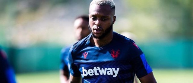 El Levante completa las 25 fichas con el lesionado Doukouré
