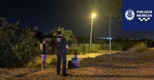 Da a luz en la vía verde de Los Ramos... con ayuda de la Policía Local de Murcia