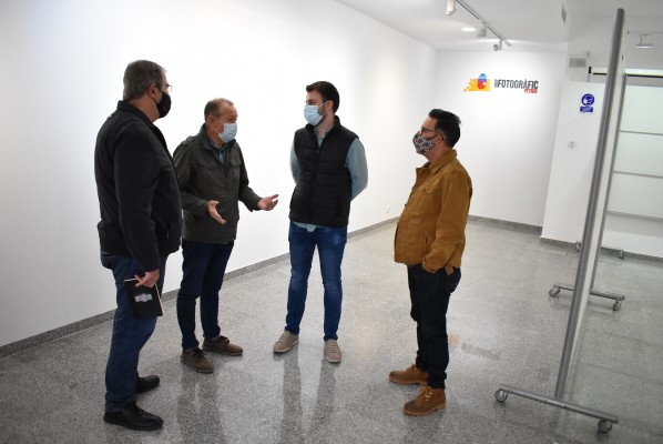 Petrer inaugura una sala de exposiciones  dedicada a su hijo adoptivo Juan Miguel Martínez Lorenzo