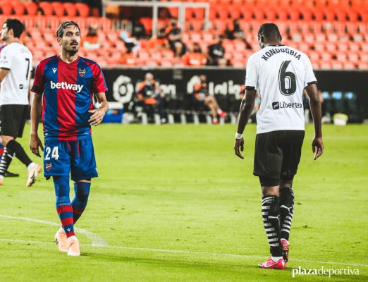 El 'clausulazo' de Thomas alarga la incertidumbre por el futuro Campaña, deseado por el Atlético