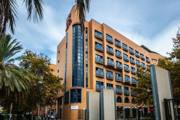 Guía covid-19 para Colegios Mayores: turnos en comedores, habitaciones dobles cerradas y más limpieza 
