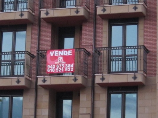 La crisis de la covid-19 lastra al sector inmobiliario de la Región: la facturación cae un 30% en 2020