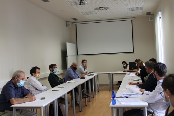 La comisión de la sala de la Policía Local sigue en sus debates previos un año después de arrancar
