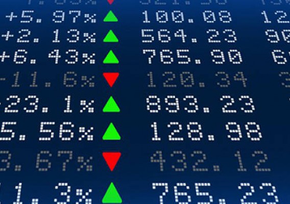 El Ibex 35 salva la semana con una mejora del 0,6% y arriba del 10.900