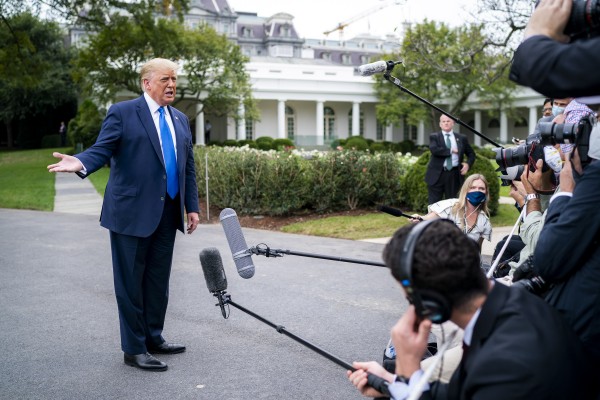 Trump podría recibir el alta este mismo lunes tras su ingreso el viernes por coronavirus