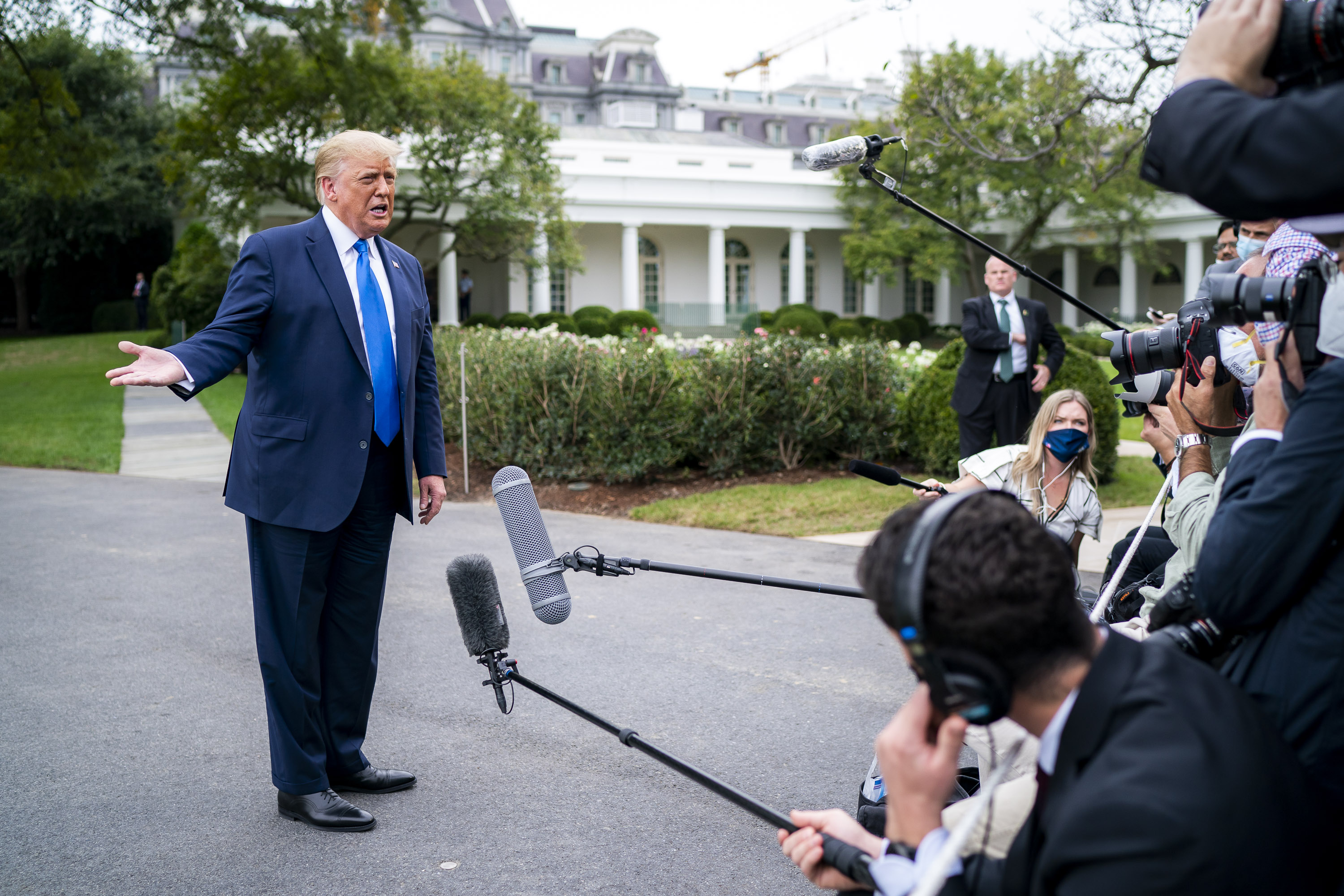 Trump podría recibir el alta este mismo lunes tras su ingreso el viernes por coronavirus