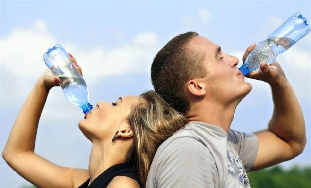 Científicos descifran cómo el organismo genera sensación de sed cuando se deja de ingerir bebidas

