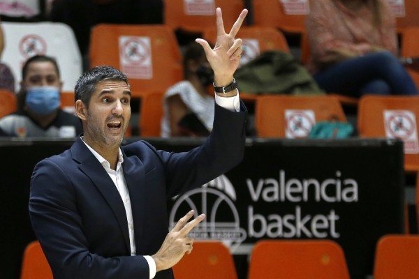 Rubén Burgos: 