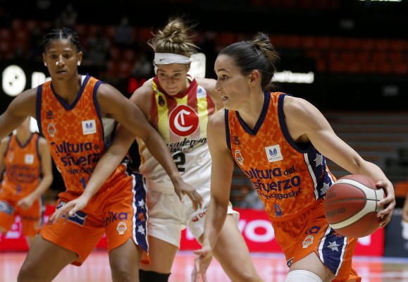 Valencia Basket doblega con rotundidad a Zaragoza y está invicto en este arranque de liga