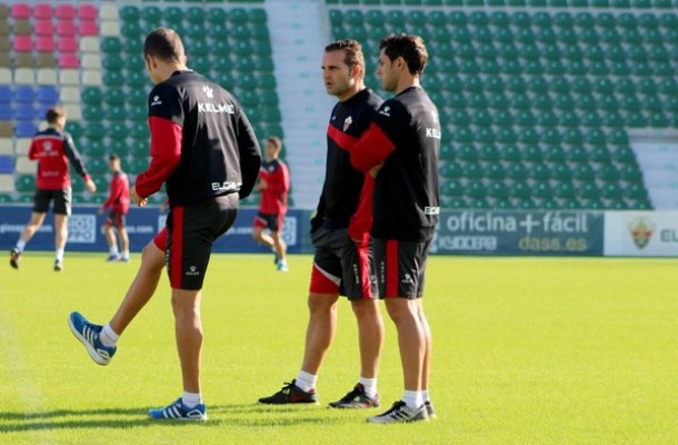 Javier Espinosa se entrena al margen del equipo y es duda ante el Girona