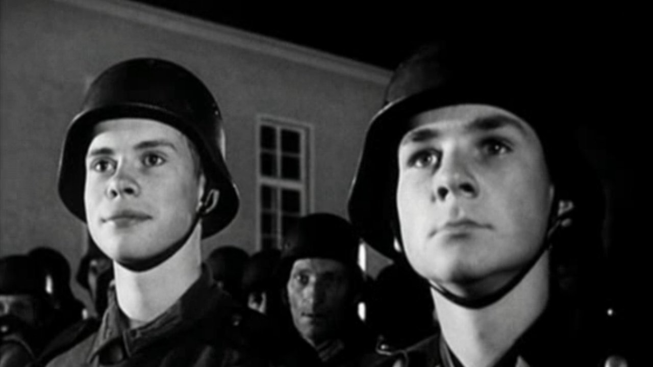 Cine Forum: los nazis huyen al morir la noche