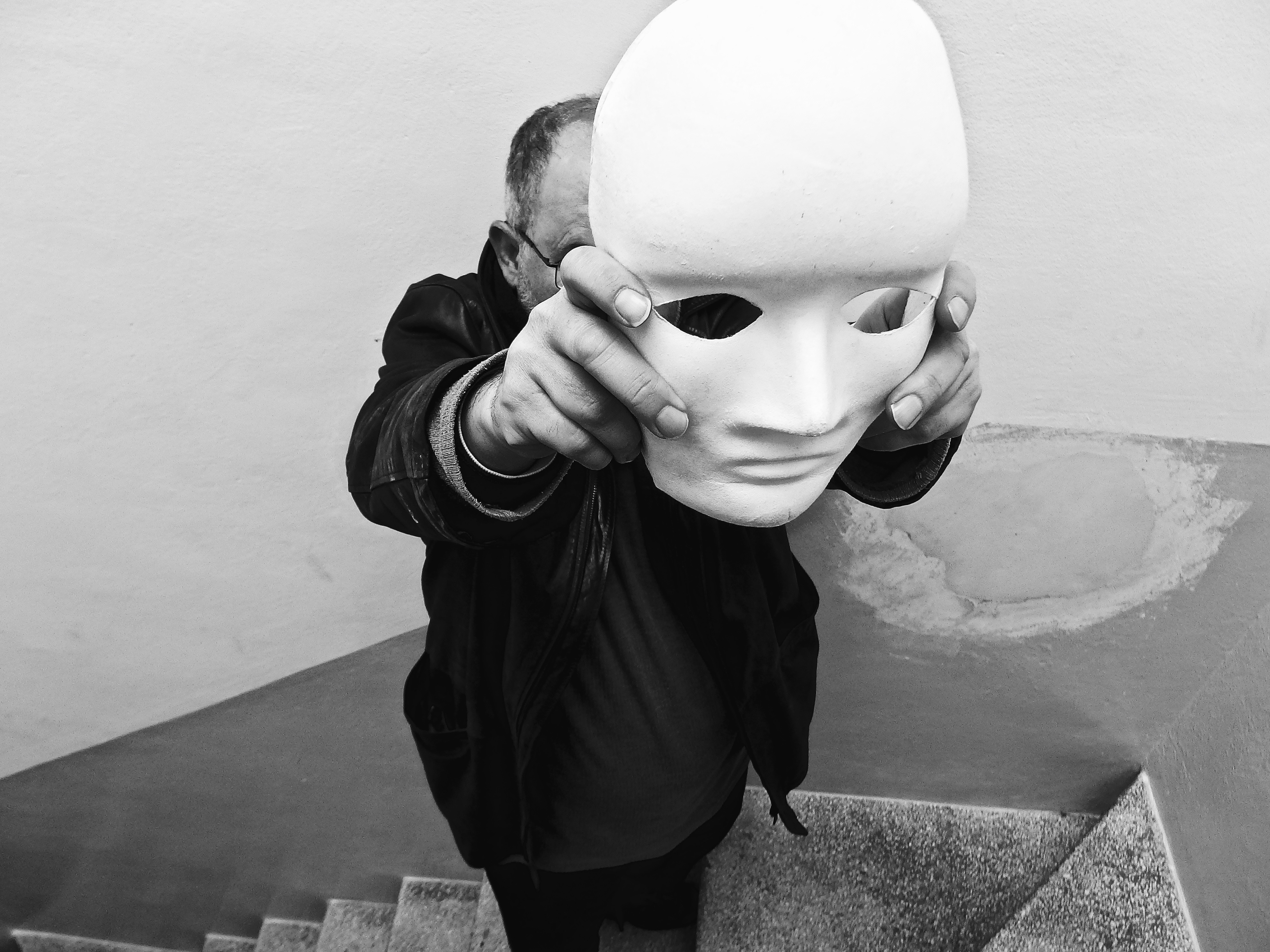 La poesía se mira en los espejos de su futuro